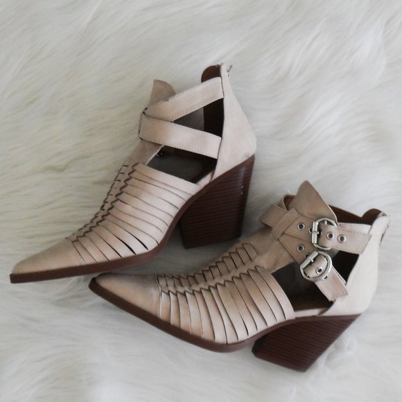 Qupid Light Tan Faux Suede Shoes - Size 9 - Picture 5 of 10